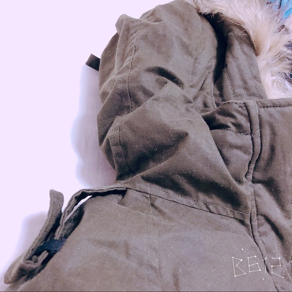 Community Aritzia Dark Green Down Like New - Picture 4 of 6